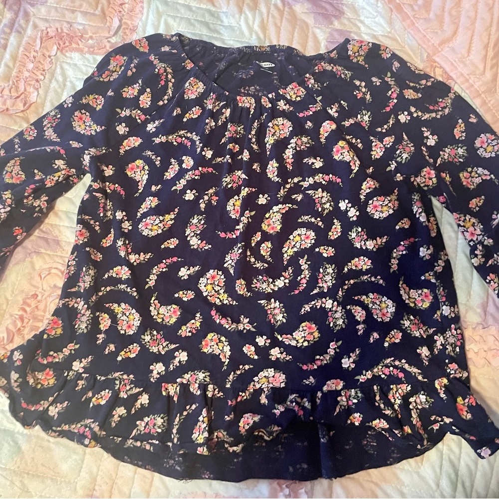 Old Navy girls long bell sleeved, paisley top